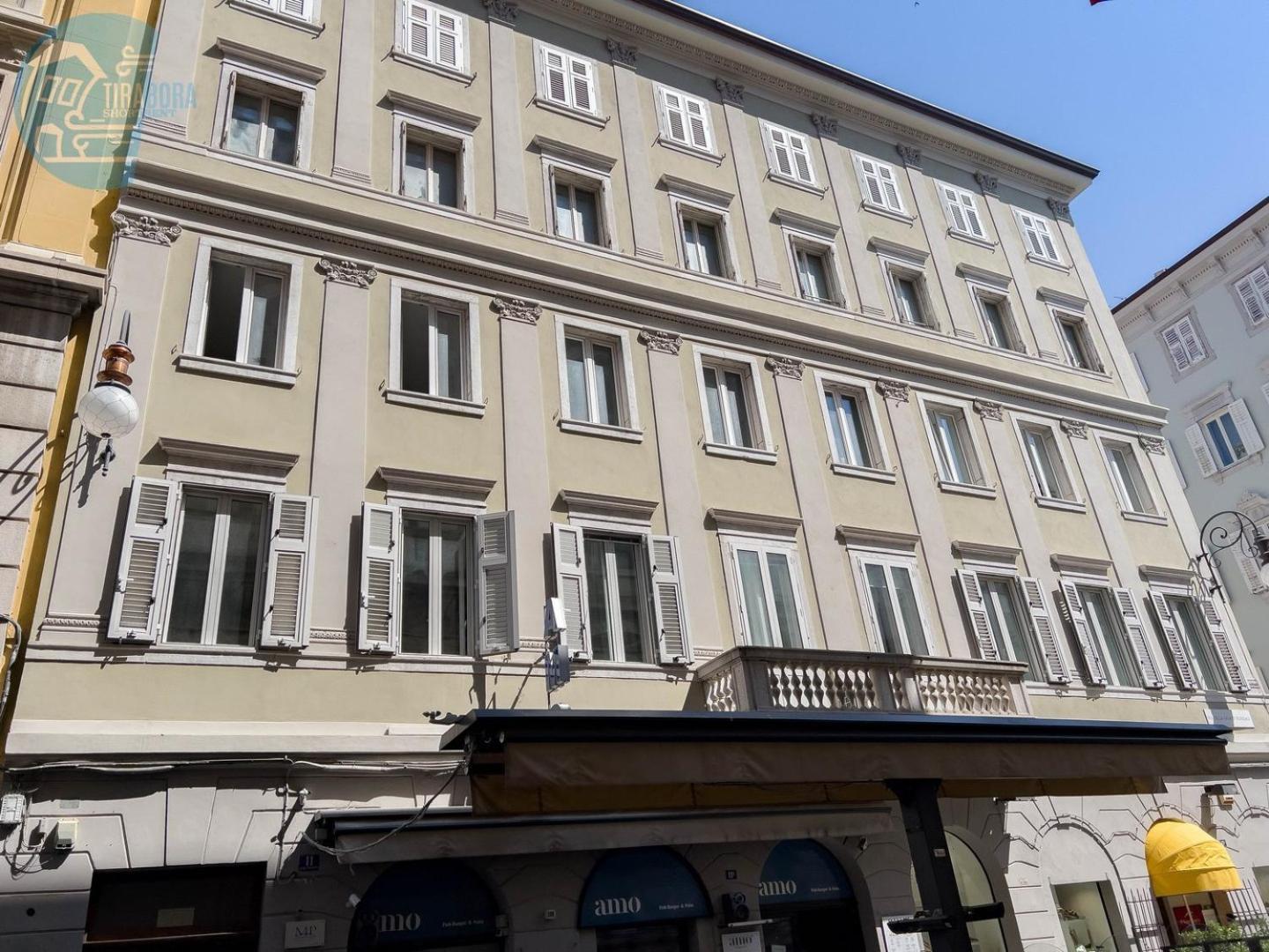 Cassa Di Risparmio 11 Tirabora Short Rent Триест Экстерьер фото