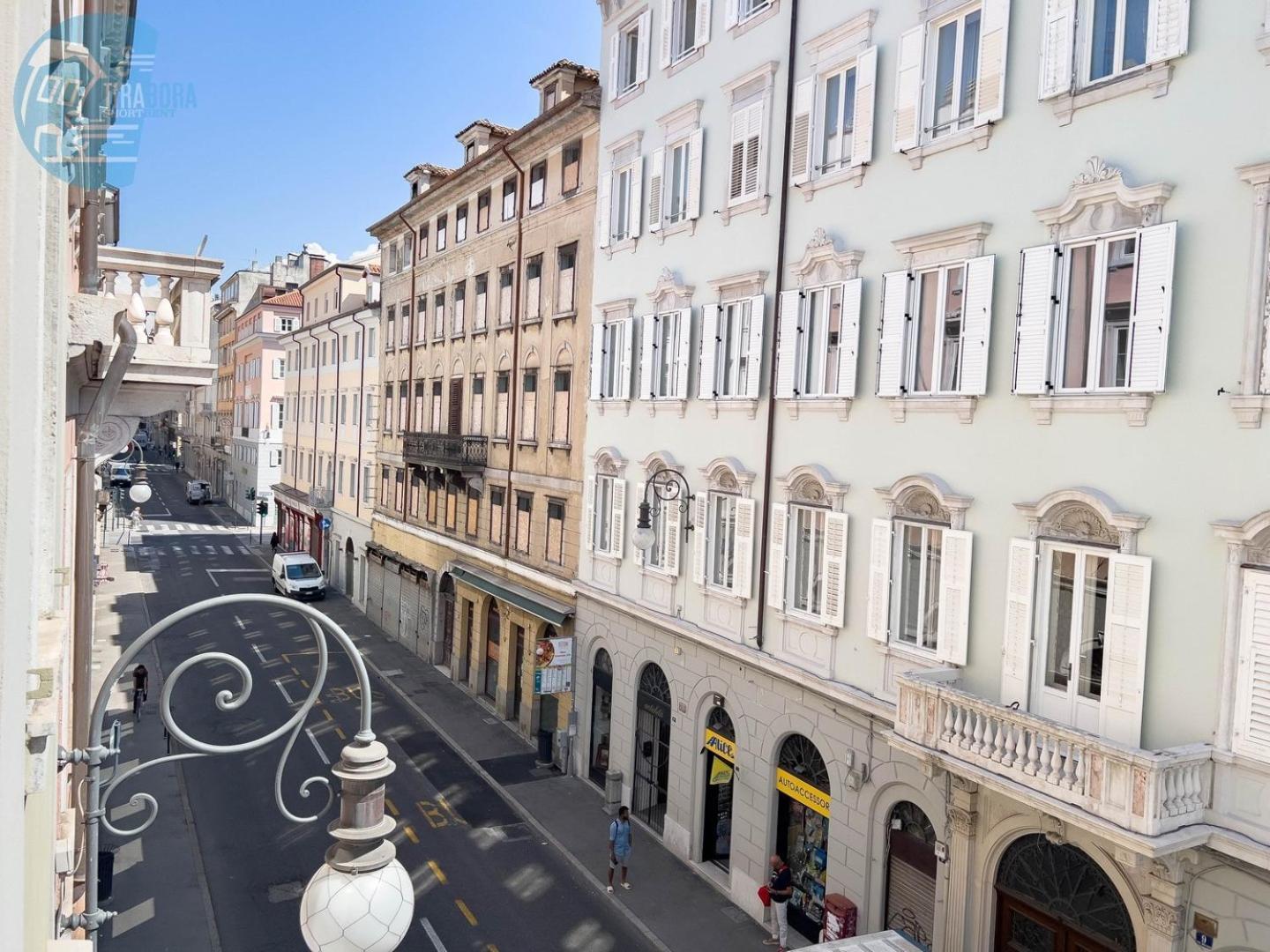 Cassa Di Risparmio 11 Tirabora Short Rent Триест Экстерьер фото