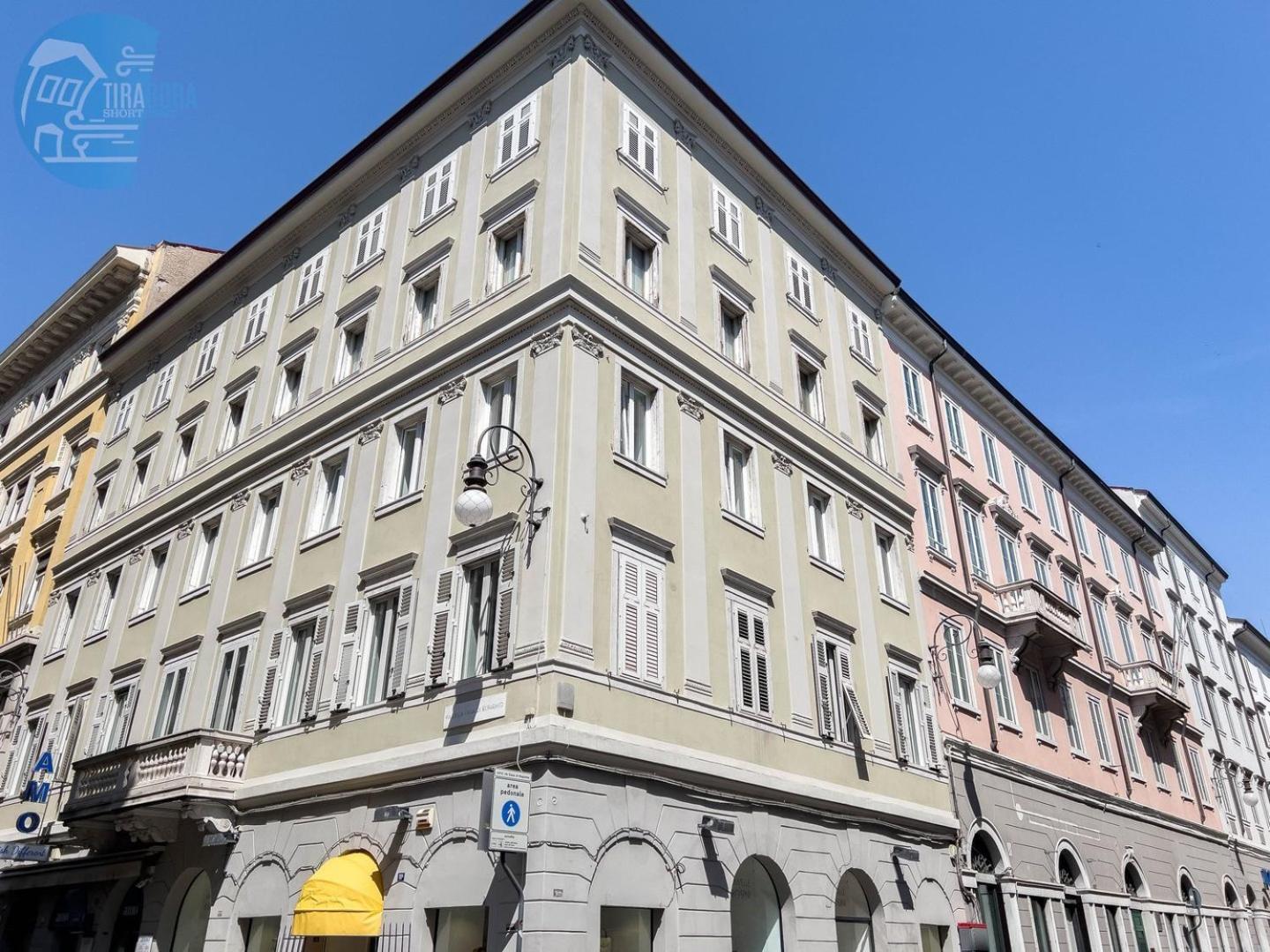 Cassa Di Risparmio 11 Tirabora Short Rent Триест Экстерьер фото